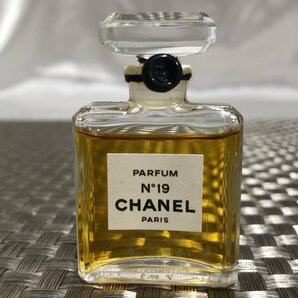 【未使用/量減り有/CH】CHANEL シャネル №19 PARFUM パルファム ミニボトル 7ml ミニ香水 長期保管品 MZ0423の画像2