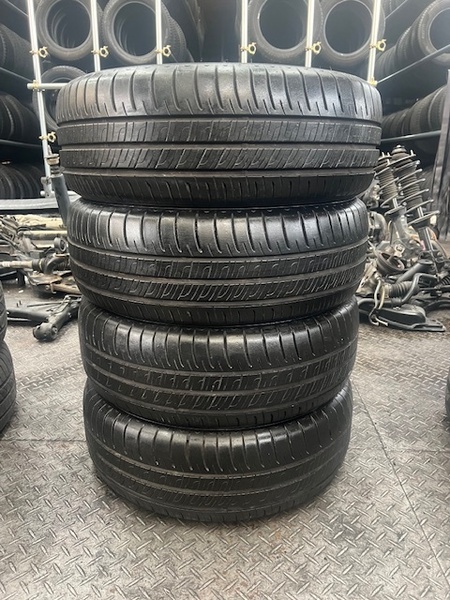 215/60R16 DUNLOP ENASAVE RV505　2021年製　4本　23,000円　京都から