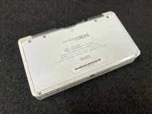 KF0603-103I　ゆうパック着払い　NINTENDO 3DS　任天堂　ゲーム機　箱付き　ホワイト系　通電OK_画像3
