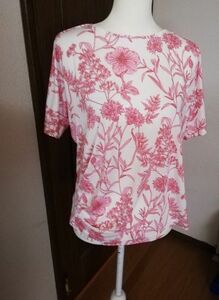 ドゥクラッセ　花柄 半袖　ドレープ　トップス　 UV スラブ　カットソー　 Tシャツ　XXL 