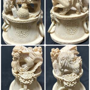 中國古美術 象牙風香炉 三つ脚 台座付き 高さ30から35㌢ 香炉 乾隆 獅子 中国美術 細密彫刻 玉獅子 香道具 飾り物 中国古玩の画像8