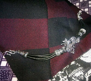 黒本革羽織紐　龍・ドラゴンモチーフシルバー金具使用　着物や浴衣の羽織に！
