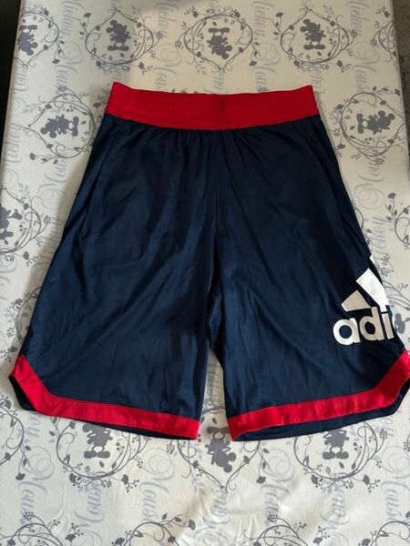 アディダス　adidas ハーフパンツ　赤×紺色　子供　L 160センチ程度