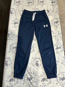 アンダーアーマー　 UNDER ARMOUR ジャージ　パンツ　子供　140 紺色 