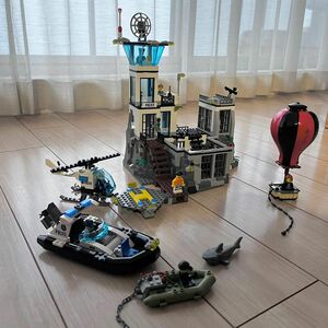 LEGO レゴ　60130 島の脱走劇　ポリスシリーズ　シティ　レゴ　中古　廃盤品