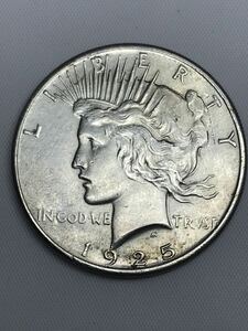 銀貨　アメリカ　ピース　1ドル銀貨　1925年　直径約38.1ｍｍ　厚さ約2.5ｍｍ　重さ約26.77ｇ　大型銀貨