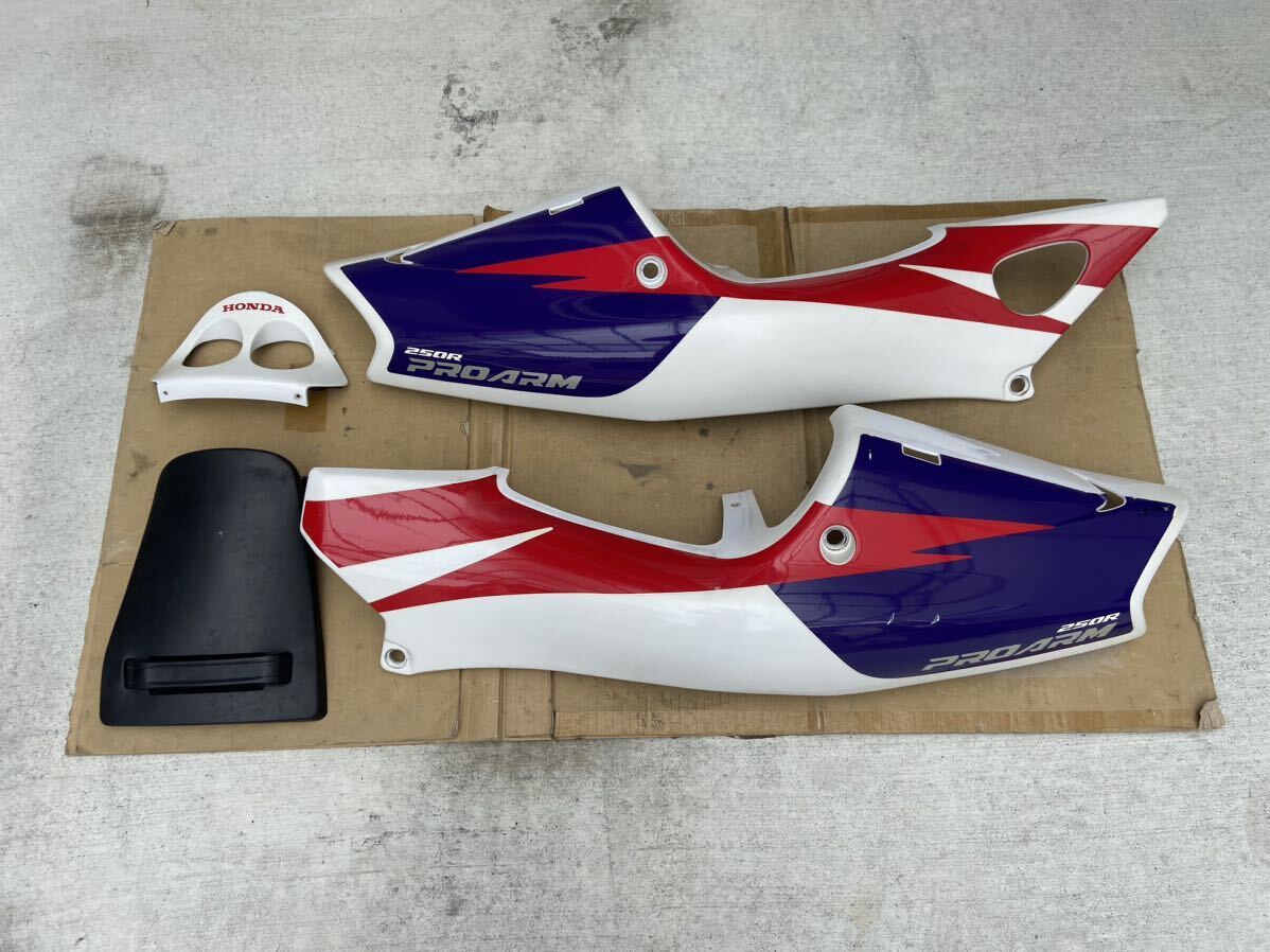 NSR250R MC28 純正シート Yahoo!オークション -「nsr250 mc28 シート」(オートバイ) の