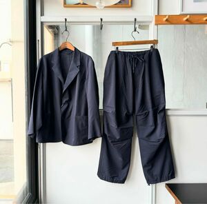 COMOLI24ssウールジャケット&ウールニータックパンツNavyセットアップ