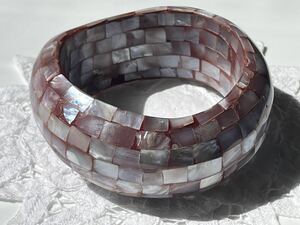 ヴィンテージ マザーオブパールの美しいバングル vintage bangle