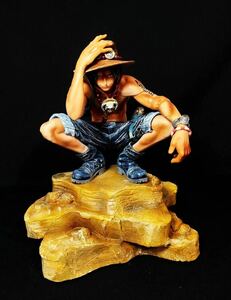  ワンピース ポートガス・D・エース フィギュア リペイント ワンピース KING OF ARTIST THE PORTGAS・D・ACE エース ONE PIECE 台座制作 