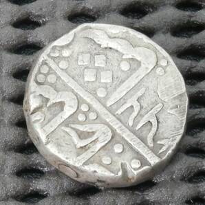インド 1ルピー銀貨 11.12ｇ 18.3㎜×4.3㎜ エッジに荘印がいくつかあります。の画像2
