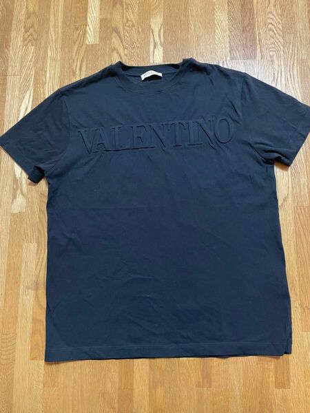 VALENTINO エンボス ロゴ Tシャツ