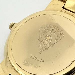 15816/ GUCCI 3300M グッチ ゴールド 金 ブラック文字盤 腕時計の画像4