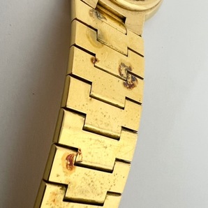 15816/ GUCCI 3300M グッチ ゴールド 金 ブラック文字盤 腕時計の画像5
