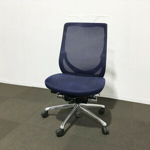 Офисное кресло Зефир Окамура использовал io-843600c