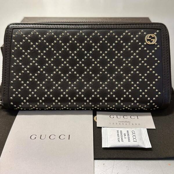 グッチ　GUCCI 財布　長財布　スタッズ　ラウンドファスナー　メンズ