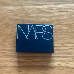 NARS ライトリフレクティングセティングパウダー プレスト N