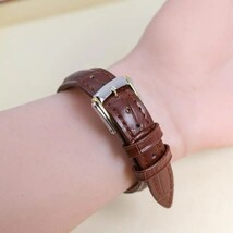 《美品》SEIKO Dolce 腕時計 シェル文字盤 QZ 新品ベルト a_画像4