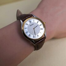 《美品》SEIKO Dolce 腕時計 シェル文字盤 QZ 新品ベルト a_画像3