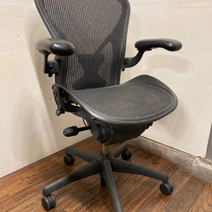 美品 Herman Miller ハーマンミラー アーロンチェア フル装備 ポスチャーフィット Bサイズ/hhstyleヤマギワコクヨオカムラ無印イームズの画像1