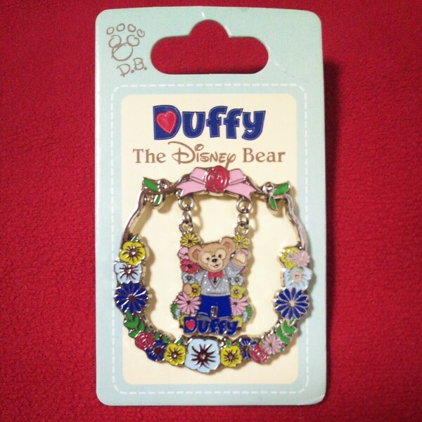 Disney pin◆香港ディズニーランド ダッフィー ピンバッジ◆中古品◆未使用◆台紙にやや経年あり 