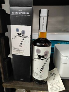 未開栓(6)SUNTORY ザ・エッセンス・オブ・サントリー 2018 知多蒸溜所 ワイン樽4年 後熟 ウイスキー 500ml 49% 箱 冊子有り