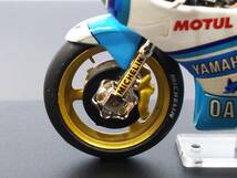 1/24 難有り品 チャンピオンバイク #49 YAMAHA TZ250L CHRISTIAN SARRON 1984 ヤマハ 送料410円 同梱歓迎 追跡可 匿名配送_画像7