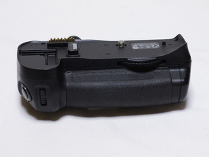 ☆ 動作確認済 Nikon MB-D10 単3型BP D300/D700/D300S 用 ☆ ニコン