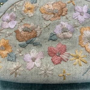 ハンドメイド 手刺繍 綿麻 ふっくらポーチの画像6