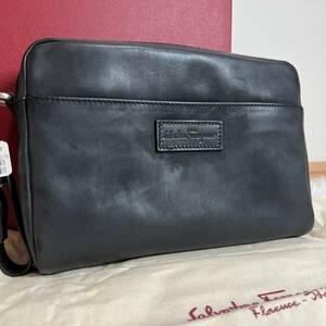 【現行/極美品】1円 Salvatore Ferragamo フェラガモ セカンドバッグ クラッチ レザー エンボス ロゴ メンズ ビジネス レザー 黒 ブラック