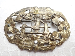 L255　ヴィンテージ　ブローチ　メタル　花と少女　金属製　※装飾欠損あり　アクセサリー　Vintage　Brooch