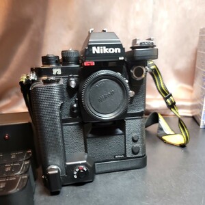 【報道】Nikon F-3P　プロストラップ、ニッカドバッテリー付き　ニコン Nikon フィルムカメラ モータードライブ