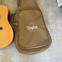 TAYLOR テーラー　アカデミー10e 美品　アコースティックギター_画像2