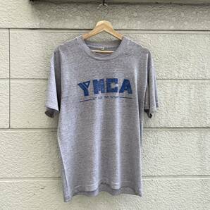 80s USA製 グレー プリントTシャツ 半袖Tシャツ SCREEN STARS スクリーンスターズ YMCA 雰囲気系 アメリカ製 古着 vintage ヴィンテージ Lの画像2