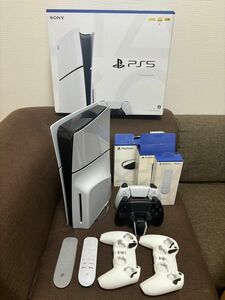 ps5 本体　新型＋コントローラー（黒）＋コントローラー充電スタンド（公式）＋本体縦置きスタンド＋メディアリモコン