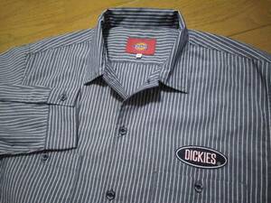 未使用？／XLメンズⅢディッキーズ DickiesⅢポリエステル混　長袖ワークシャツ　オープンカラー／紺色地に白ストライプ