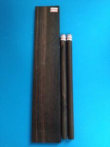 Mr120　黒檀　丸棒　直径12mm　長さ22cm　2本 黒檀厚み7mm　幅６cm　長さ31cm １本　合計３口