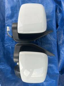  used NV100 Clipper DR17V side mirror left right electric door mirror white 