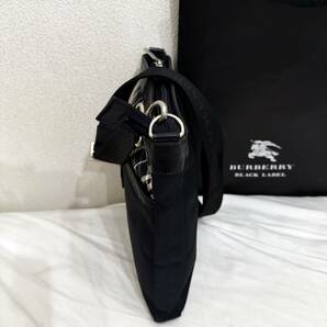 美品 激レア BURBERRY BLACK LABEL 強靭なバリスティックナイロン＆本革 ミニショルダーバッグ ノバチェック 紺白 #2728の画像7