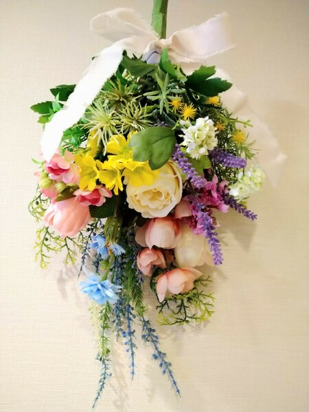 お花いっぱい華やかなフラワースワッグ玄関やお部屋のインテリアに。母の日のプレゼントにも是非どうぞ　　　Flower art 花音