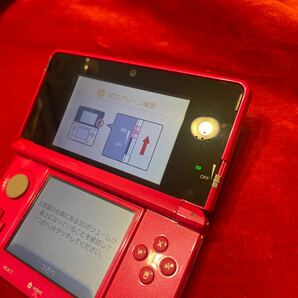 極美品！両面フィルム付き 任天堂 3DS 初期化済み Nintendo 動作品 タッチペン付き グロスピンク ピンクの画像3