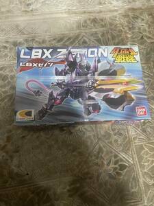 新品　未組み立て　LBXゼノン ダンボール戦機 プラモデル バンダイ