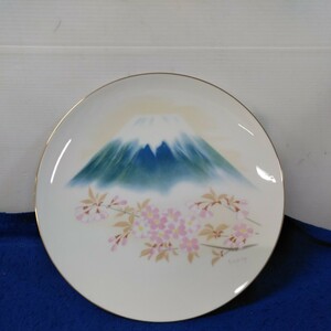 g_t Q856 ノリタケ　アイボリー　Noritake　飾り絵皿　富士山　桜　インテリア　にかわいいです♪　壁掛けタイプです☆