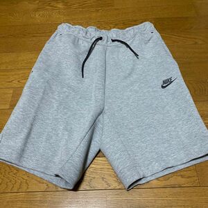 NIKE ナイキ ショートパンツ テックフリース　サイズS