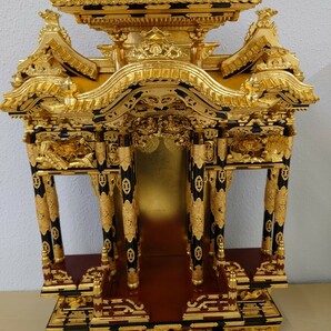 仏壇 宮殿 二重屋根 須弥壇 本金箔 仏具 木製 仏教美術 純金箔 収集品 　浄土真宗大谷派　東本願寺