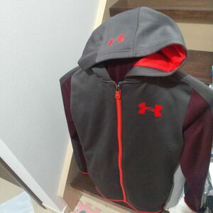 価格の相談不可 size160 UNDERARMOUR ジップアップパーカーフード付 アンダーアーマー フーディー 