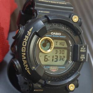 カシオ DW-8200B-9A フロッグマン FROGMAN 初代 ゴールドチタンフロッグマン【本物】訳あり