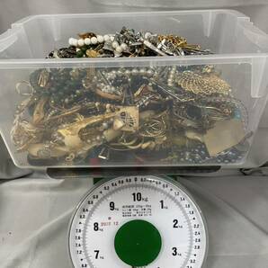 イミテーションアクセサリー 5kg まとめ売り 大量セット⑬の画像4