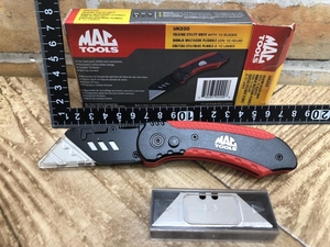 003☆未使用品・即決価格☆　MACTOOLS ユーティリティーナイフ UK200