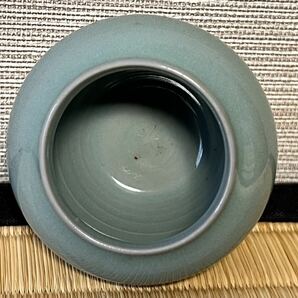 【青磁酒会壺茶器 蘇谷作】京焼 青磁茶器 八田蘇谷作 在銘 共箱 花弁文蓋 青磁酒会壺 茶器 小壺 茶道具 の画像6